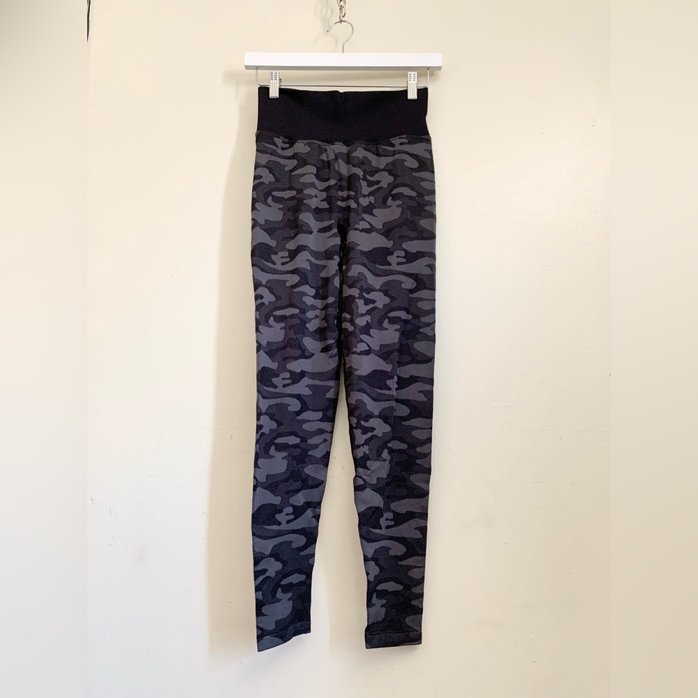 PINK Gray Black Camo Camouflage Ribbed Leggings Size Small